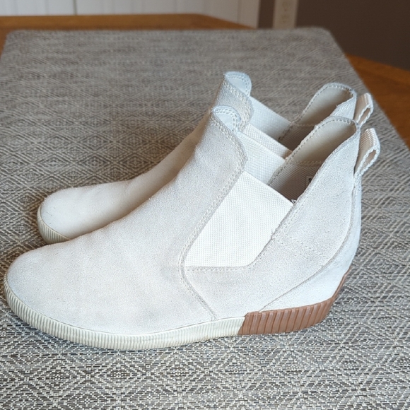 Sorel Shoes - Sorel Out N About Slip-On Wedge Shoe Light - Cream Suede Heeled Ankle Bootie